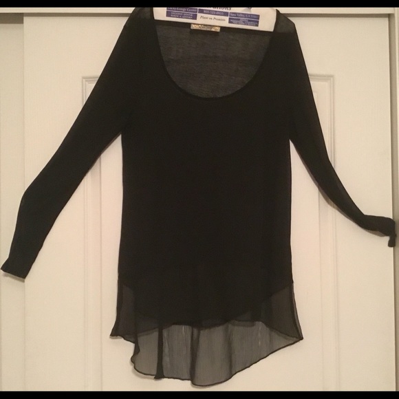 Free people lightweight, semi sheer long sleeves size Medium - Picture 3 of 7